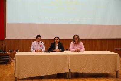 Üniversitemizde gerçekleşen 8 Mart Dünya Kadınlar Günü programı yoğun ilgi buldu