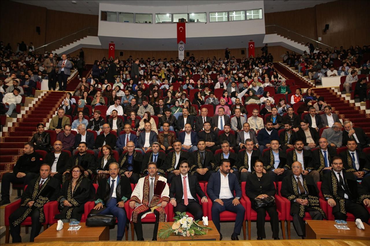 universitemizin-2024-2025-akademik-yili-acilis-torenine-yogun-ilgi